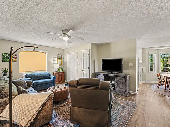 5th image of 287 N Hickory St