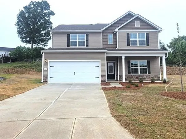 260 Macintosh Dr, King, NC 27021