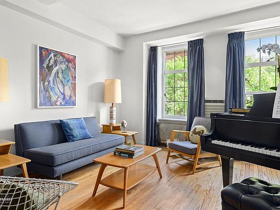 2nd image of 465 W 23rd St APT 3E