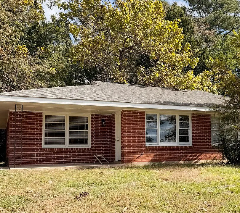 826 Gentry Dr