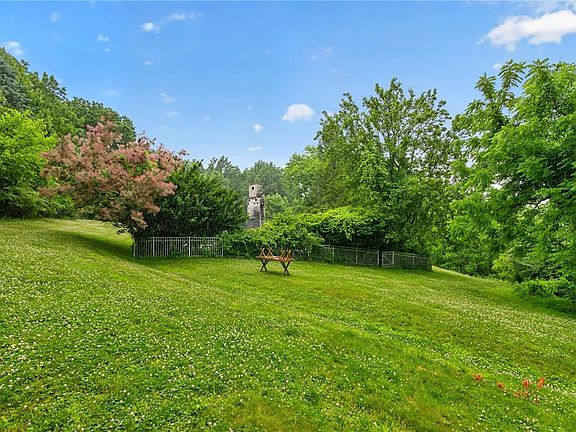 2nd image of 4956 Chestnut Hill Rd