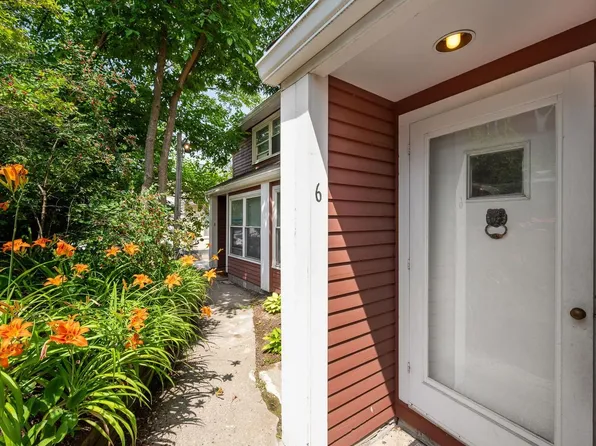 297 College Street #6C, Burlington, VT 05401