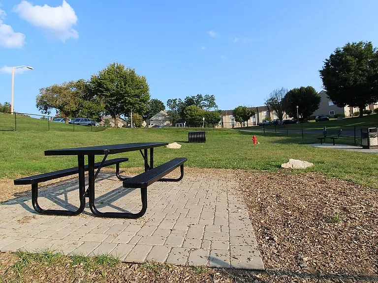 1348 Hunters Rd #C — Photo 15