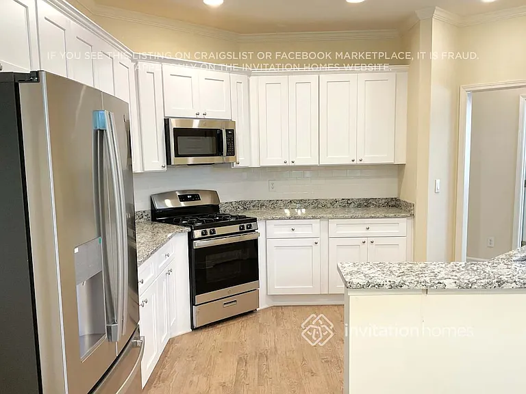 1942 Tristan Dr SE — Photo 8