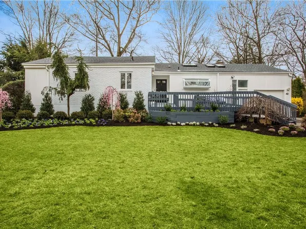 42 Woodcut Lane, New Rochelle, NY 10804