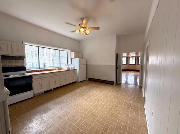 271 Shrewsbury St #1, Worcester, MA 01604