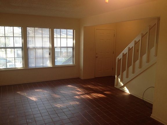 2nd image of 805 Timbers Ct