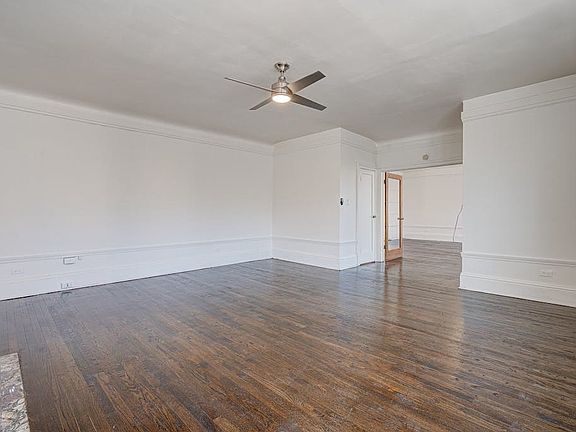 3rd image of 5018 S Woodlawn Ave APT 2N
