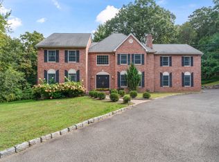 8 Dittmar Rd, Bethel, CT 06801