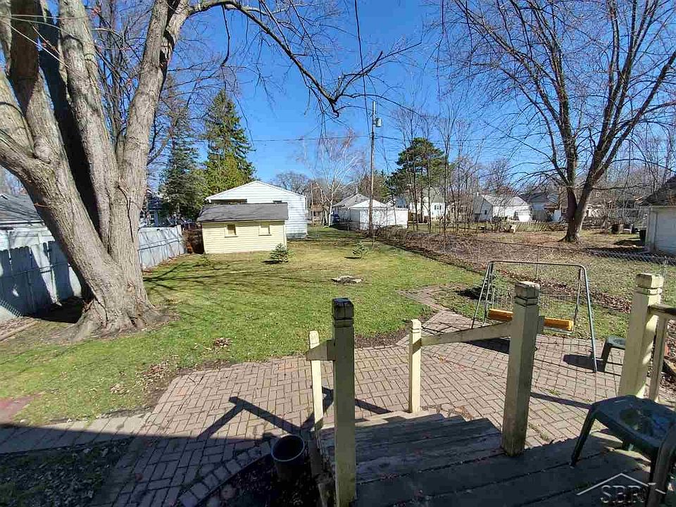 2nd image of 1924 Vermont St