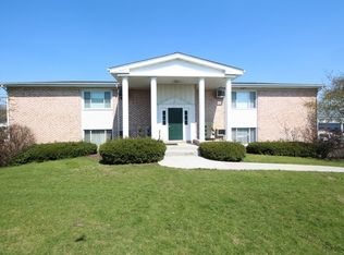 601 Dean Dr APT 3, South Elgin, IL 60177