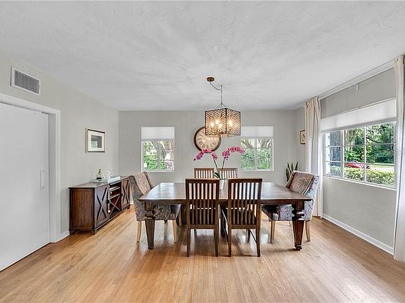 5th image of 105 W 18th St