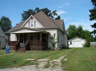 502 N 3rd St, Savannah, MO 64485