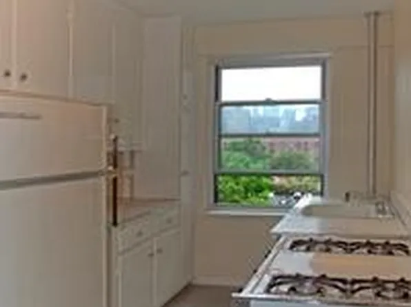 455 Fdr Drive image 1 of 8