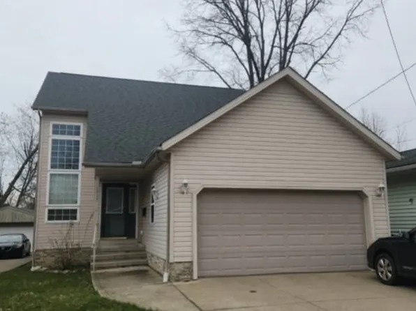 1913 E 296th St, Wickliffe, OH 44092