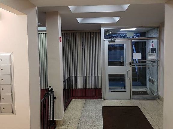 4th image of 87-70 173rd St #2J