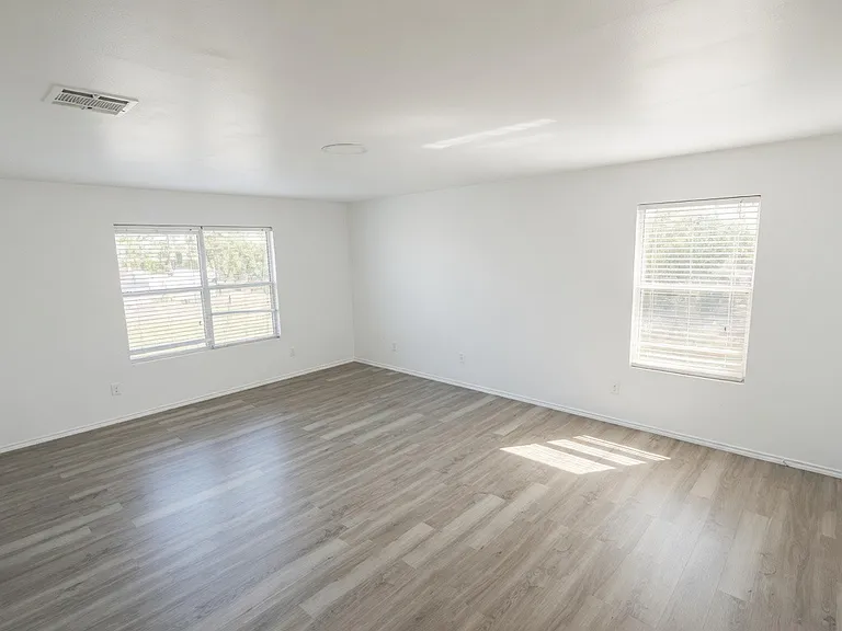 8440 Shallow Creek Dr — Photo 7