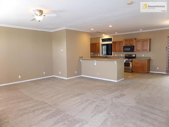 3rd image of 4916 Logan Ave