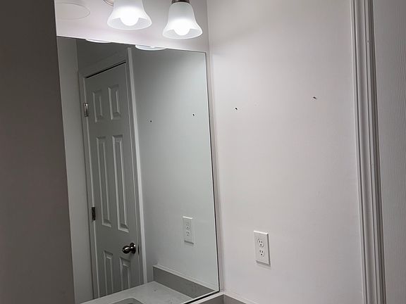 5th image of 208 Sidney Lanier Ave