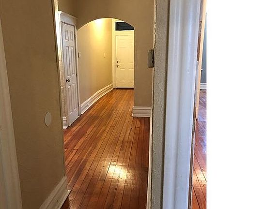 2nd image of 4468 Clarence Ave #1