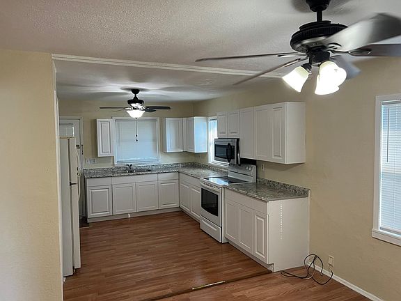 2nd image of 11401 Lockwood St