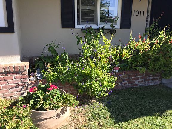 2nd image of 1011 Hillcrest Ave