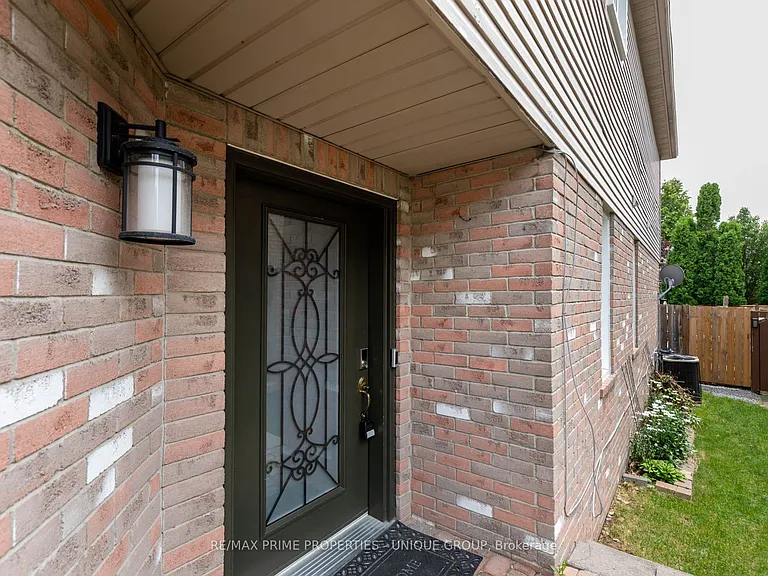 25 Pine Gate Pl — Photo 47