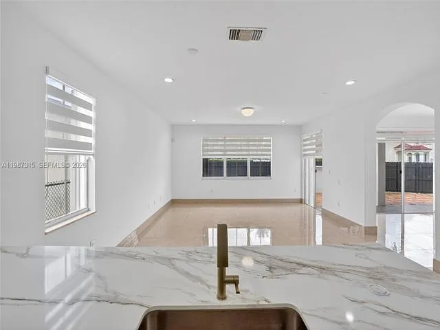 15051 SW 18th Ter — Photo 3