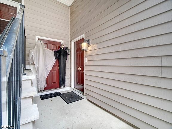 3rd image of 105 George Russell Way