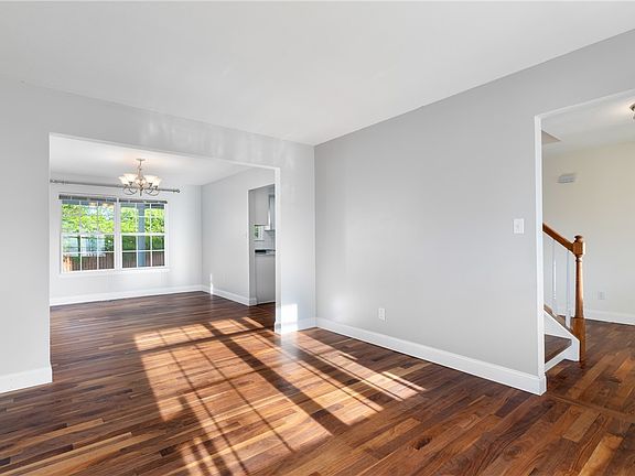 5th image of 200 Camelot Dr