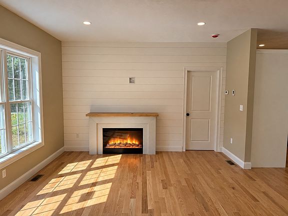 2nd image of 23 Water St