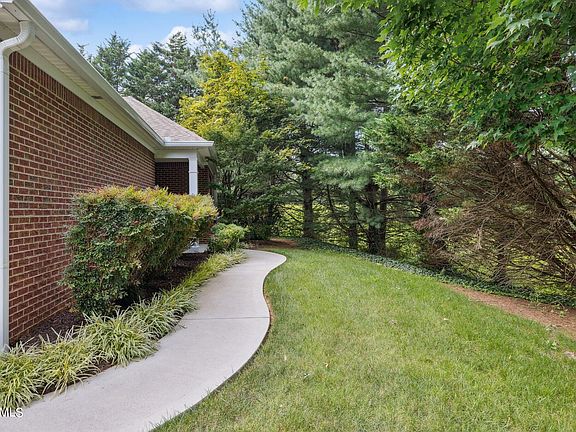 2nd image of 7740 Ester Way
