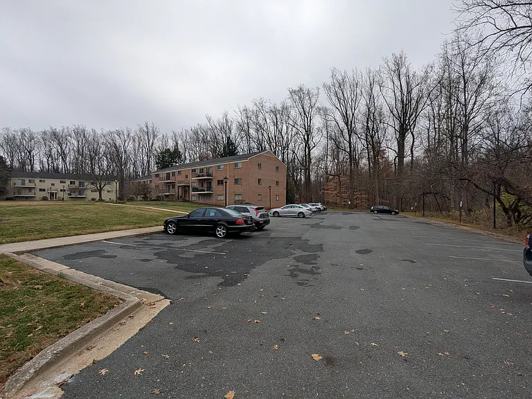 10601 Weymouth St #4 — Photo 31