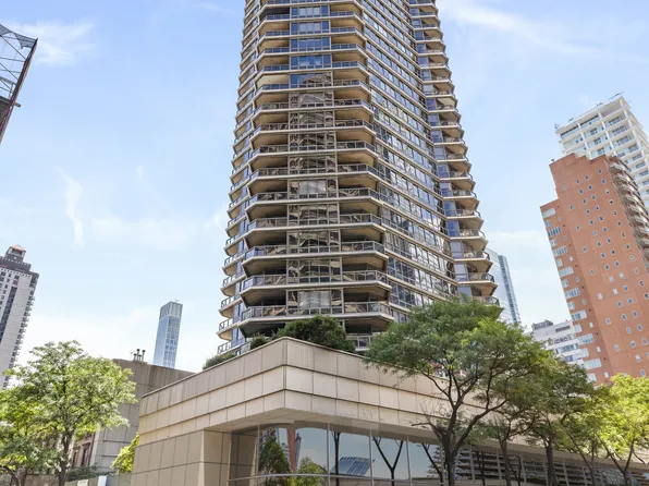 200 East 61st Street image 17 of 27