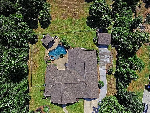 5th image of 8475 Majestic Lake Ct
