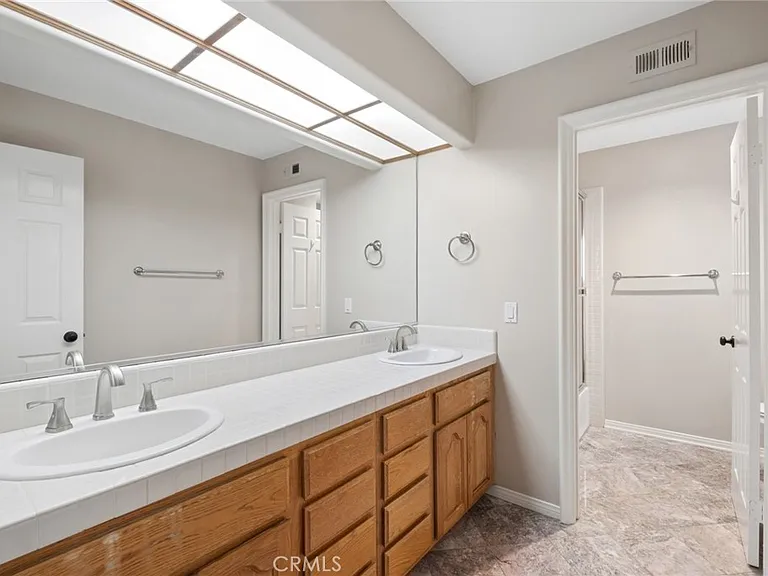 2504 N Courtland St — Photo 16