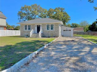 137 Coates Ave N, Holbrook, NY 11741