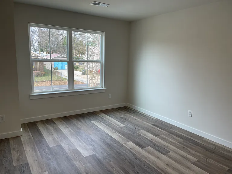 212 King St — Photo 12