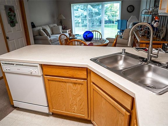 4th image of 3955 Olympic Blvd APT 28