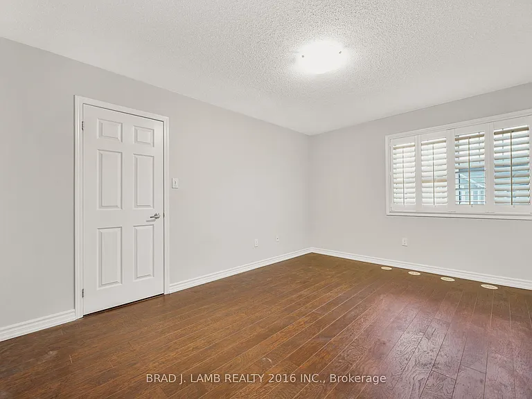 930 Nadalin Hts — Photo 30