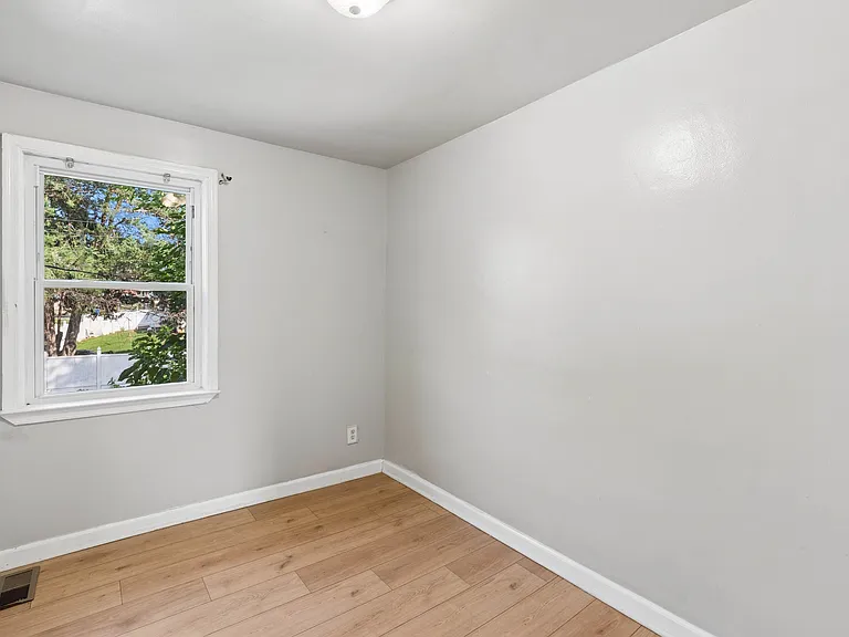 2801 Hinsdale Dr — Photo 20