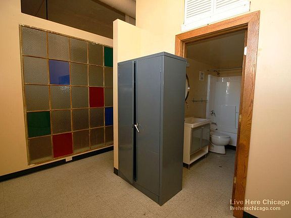 5th image of 1513 N Western Ave APT 301