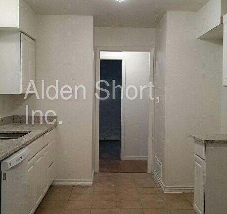 5th image of 403 Bella Dr