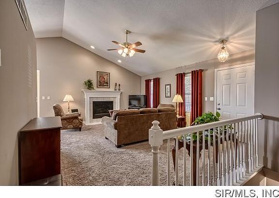 5th image of 11 Crabapple Ln