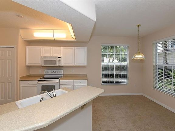 5th image of 6965 Prosperity Cir #2205