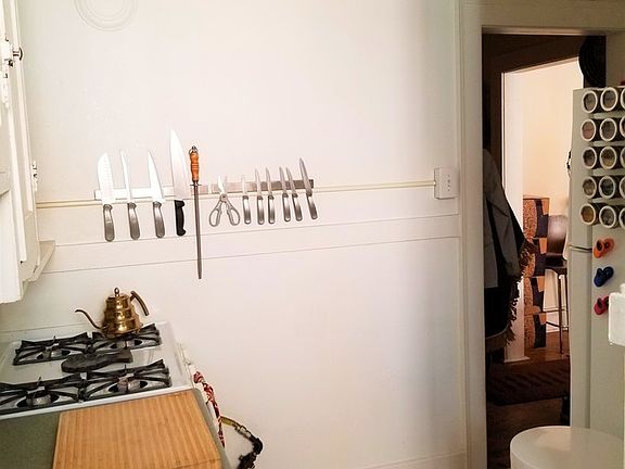 5th image of 1030 N Pearl St APT 4