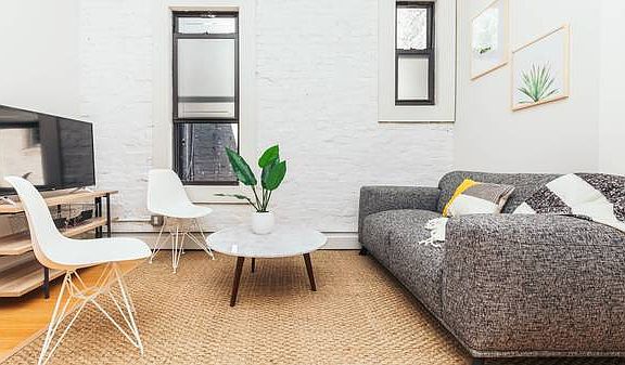 2nd image of 1396 Putnam Ave #2R