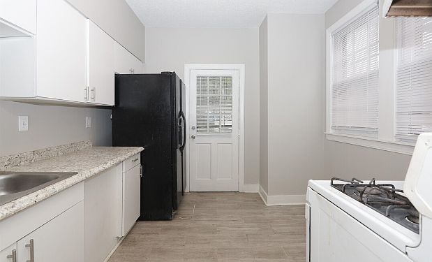 1st image of 2367 Forest Ave #1