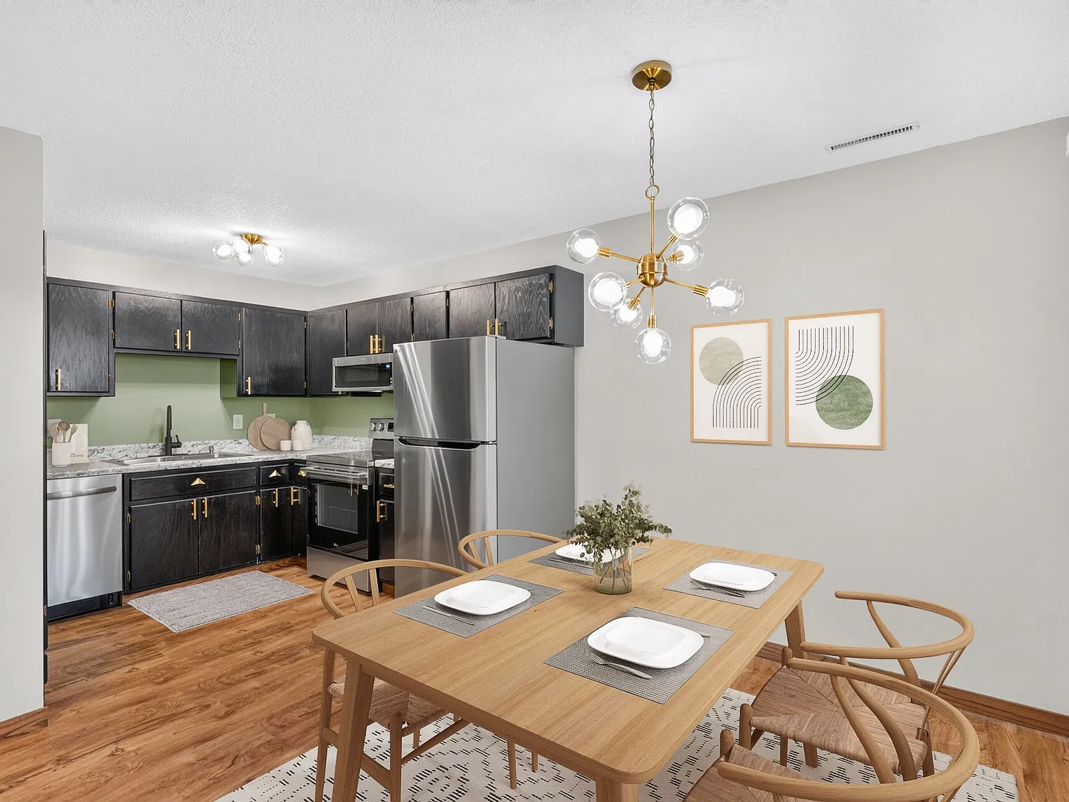 2 bed, 832 sqft, $1,795 — Photo 2