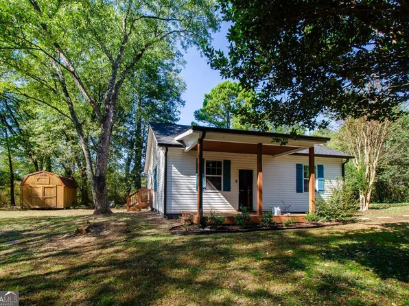 19 Lakeview Dr SE, Cartersville, GA 30121